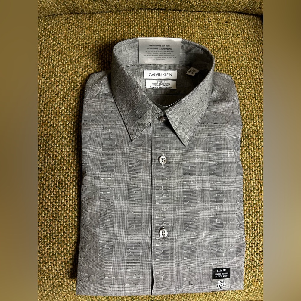 Calvin Klein Steel+ slim fit non-iron dress shirt 15.5 X 32/33. NEW WITH TAGS.